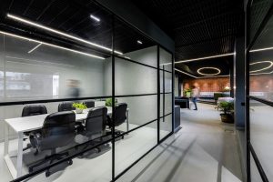 بهترین دکوراسیون مغازه املاک کوچک