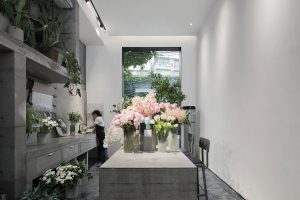 طراحی ویترین مغازه گل فروشی