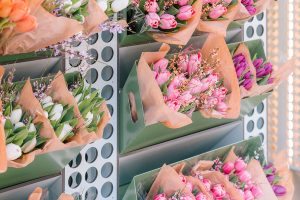 طراحی ویترین مغازه گل فروشی