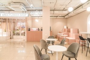 طراحی ویترین مغازه گل فروشی