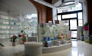 طراحی و دکور داروخانه شیک