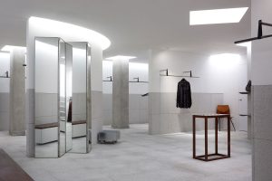 ایده ویترین مغازه کوچک پوشاک