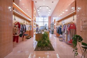 طراحی داخلی و اجرای فروشگاه
